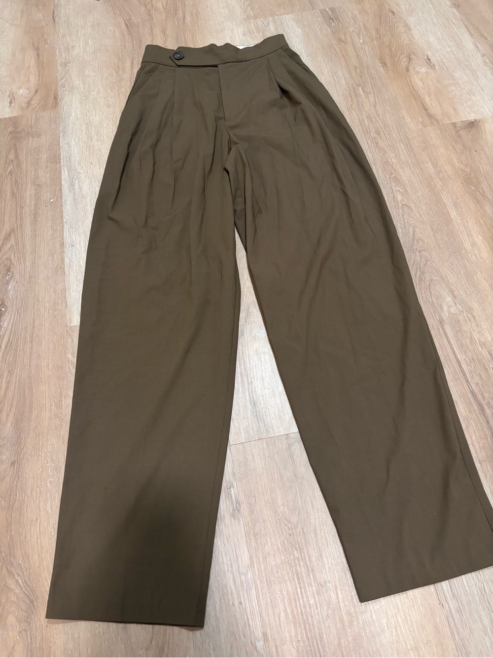 Zara Men's Wide-Leg Dress Pants in Dark Olive XS